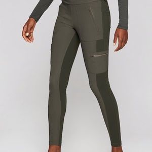 Athleta Highlife Hybrid Cargo Tights 